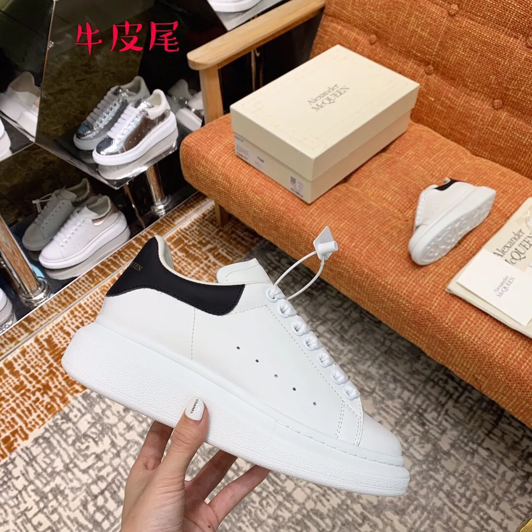 👟👟Ex-factory price 480👟👟 Men's size +10 High-quality upgraded version🔥Real shot of Alexander McQUEEN (McQueen)🎉The highest quality silk cowhide version on the market🎊, imported water-dyed sheepskin inside, counter 1:1 replica, star style T stage catwalk, a must-have for fashionistas , the original high-temperature and ultra-clear air compressor logo on the foot, absolutely counter-matched version, the arc of the back bag is truly genuine 0⃣️ difference, using an exclusive privately molded double-layer vacuum outsole, which is light on the foot and has excellent rebound! Running🏃✈️The first choice item for outdoor sports💅💅Trend and fashion coexist📣 Women’s style: 35-39, Men’s style: 39-44